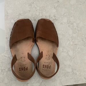 Pons size 10 sandals